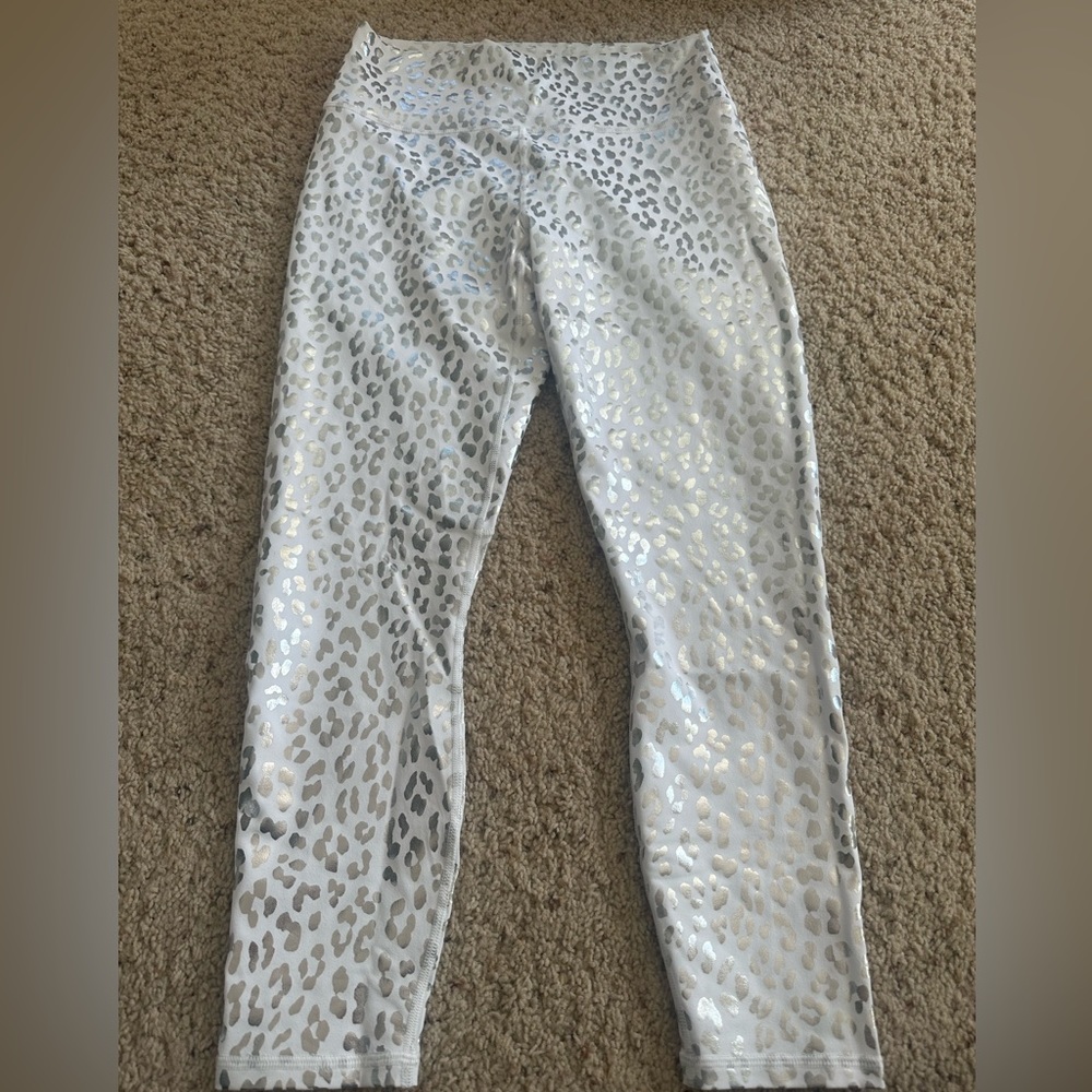 NWT. Fabletics high-waisted powerhold 7/8 leggings.